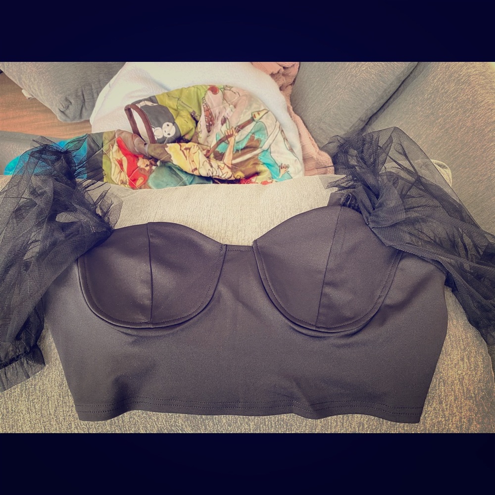 Mesh Sleeve Zip Back Crop Top